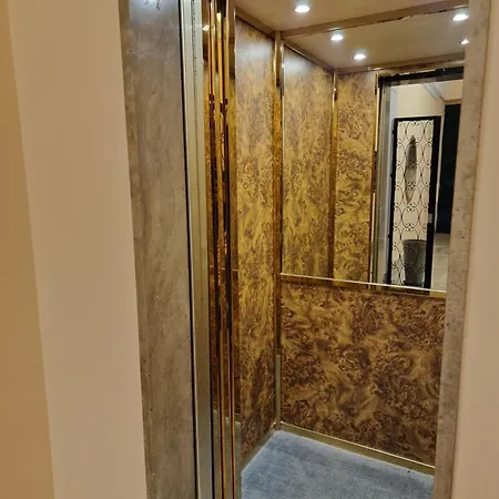 Agh Babuino Guest house
