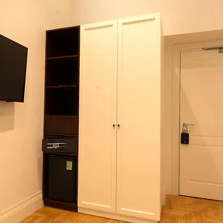 Agh Babuino Pensjonat 4*